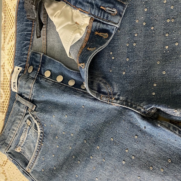 Size 6 Zara studded jeans - Picture 1 of 4